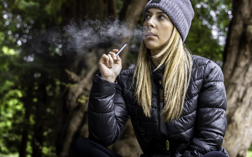 what-are-health-risks-of-cbd-vape-pens-and-nasal-sprays