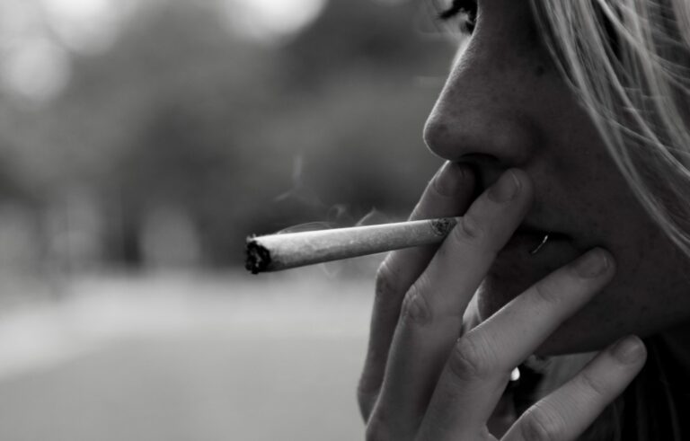 smoking-guide-for-trying-weed-first-time